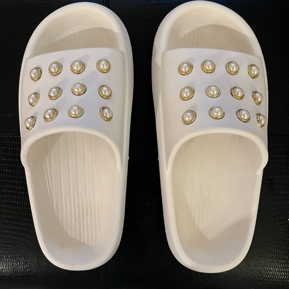 Sandals by Kenneth Cole New York Mello Eva Pearl
